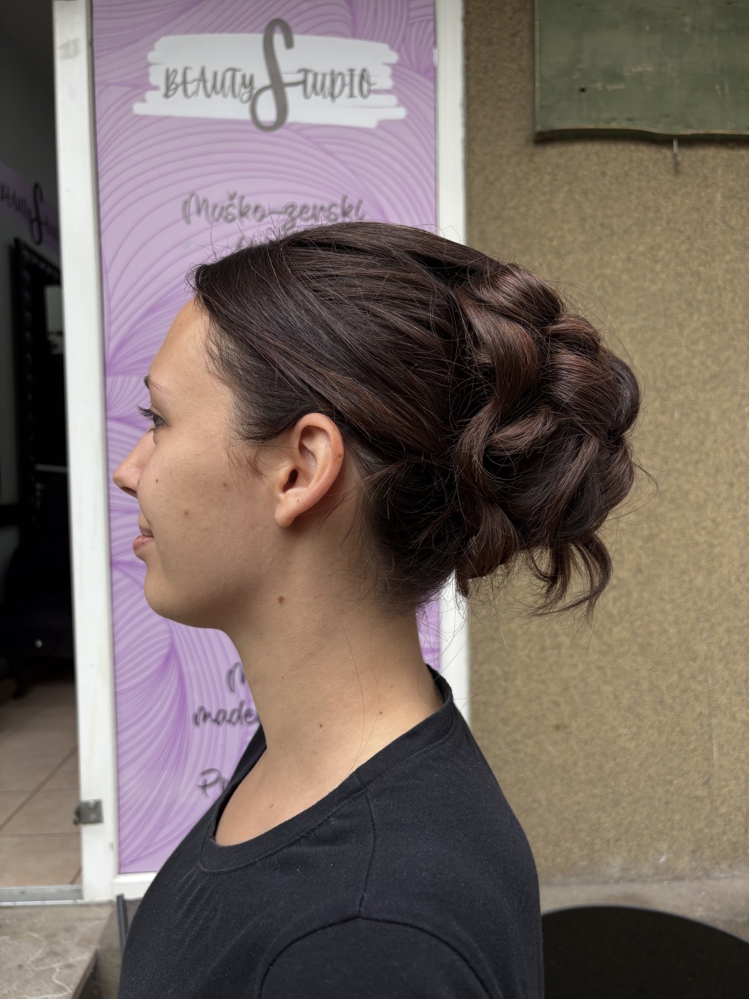 Beauty studio S #novisad Svečane i frizure za svadbu Svečana frizura - duga kosa