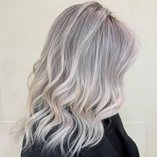 Sobhani Hair Studio #beograd Pramenovi Pramenovi na foliju+preliv - duga kosa