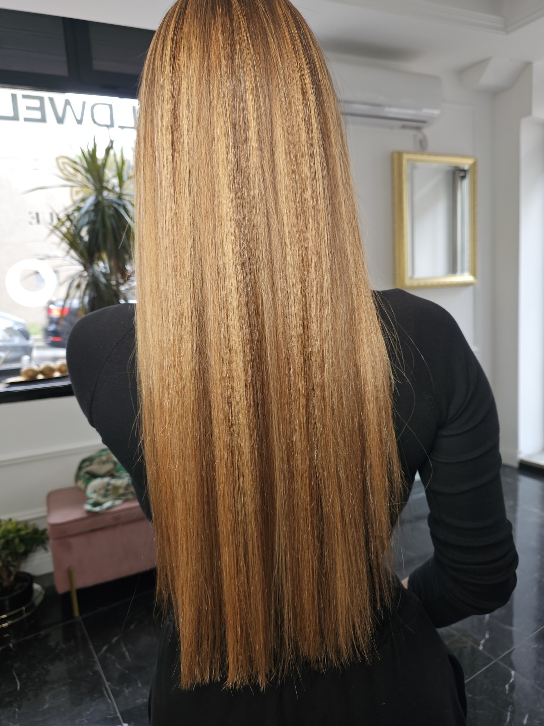 Esthetique Privé #beograd Ombre, sombre, balayage Balayage + Preliv +Feniranje + Šišanje +Black Caviar tretman