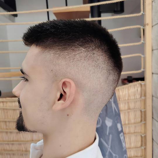 Ošiš #beograd Muško šišanje Muško šišanje - klasično Muški frizeri