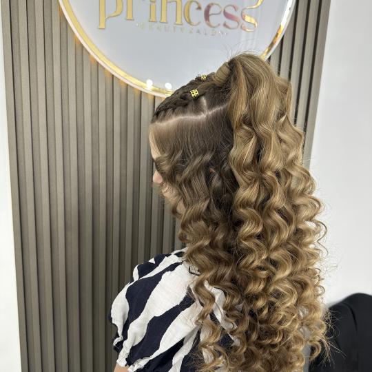 Princess beauty #nis Farbanje kose Svečana frizura lokne - duga kosa