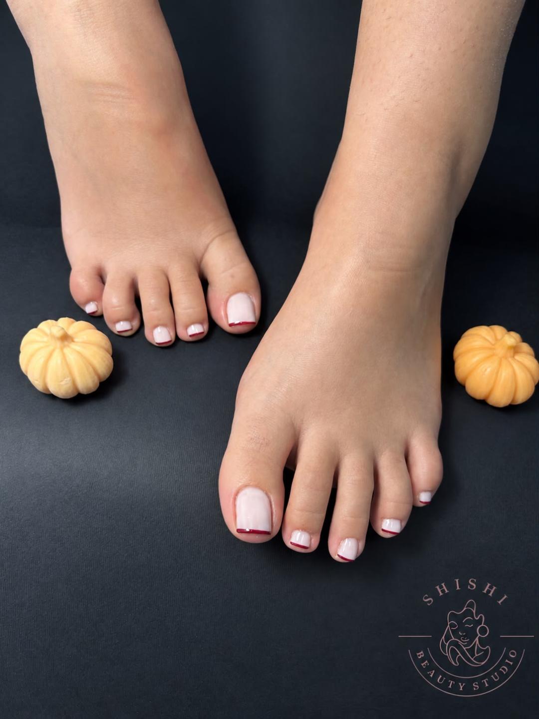 Estetski pedikir + gel lak + spa pedikir gratis - Shishi beauty studio, Beograd Estetski pedikir Nokti Estetski pedikir, Beograd, Centar, Stari grad, Dorćol