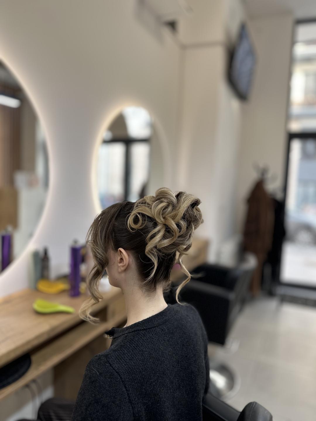 Studio Eleven Ladies&Gentlemen #beograd Svečane i frizure za svadbu Svečana frizura - kratka kosa