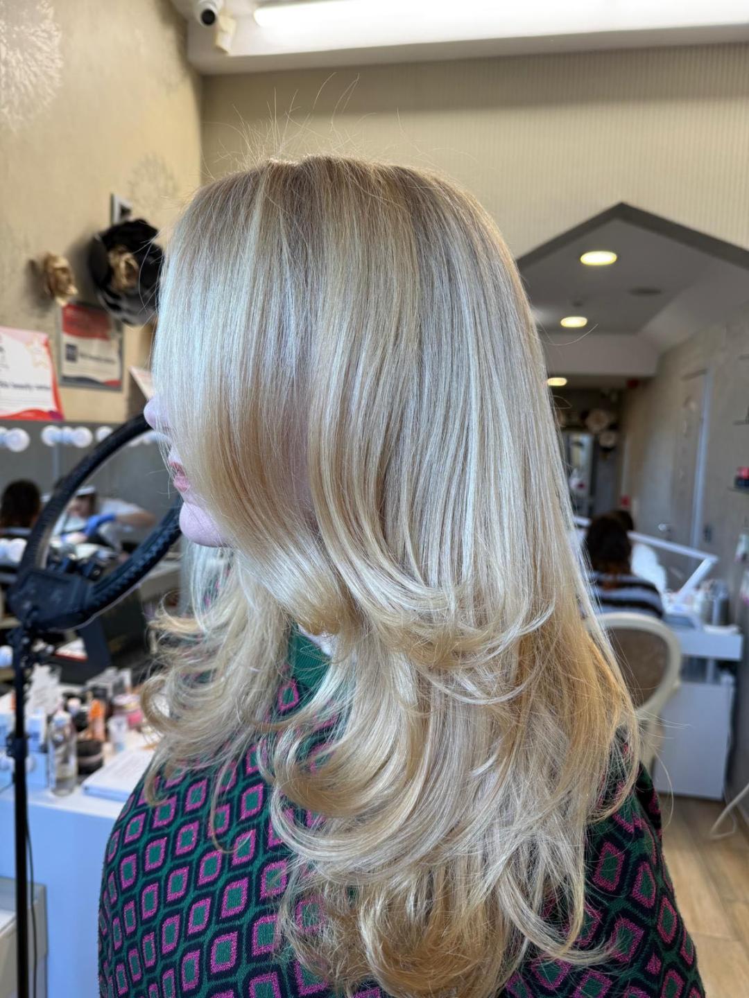 Bibi beauty centar #beograd Farbanje kose Farbanje cele dužine - ekstra duga kosa