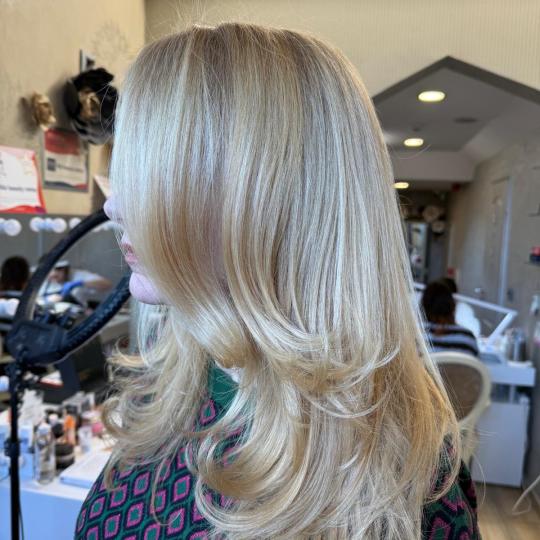 Bibi beauty centar #beograd Farbanje kose Farbanje cele dužine - ekstra duga kosa Farbanje + šisan