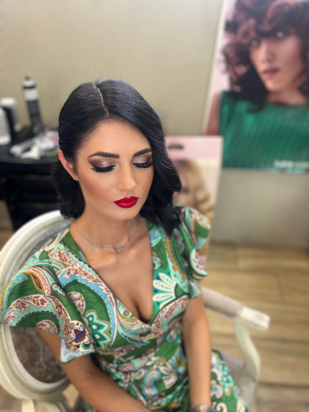 Bibi beauty centar #beograd Make-up / šminkanje Profesionalno šminkanje + veštačke trepavice + svečana frizura