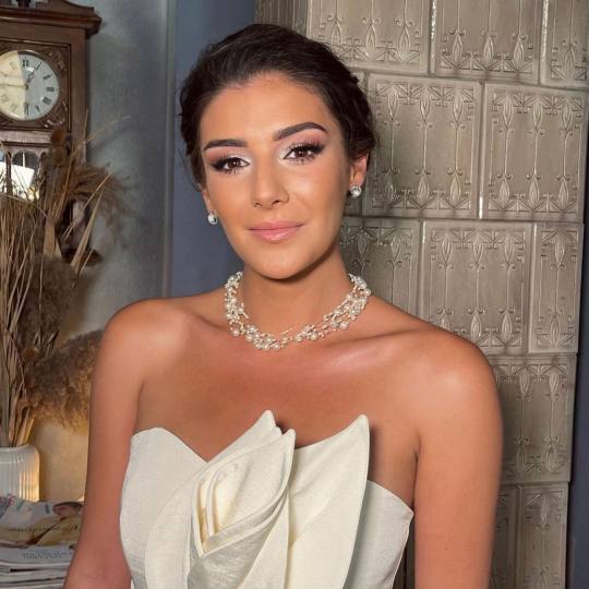 Avant Garde Studio #beograd Bridal šminkanje i svečana frizura