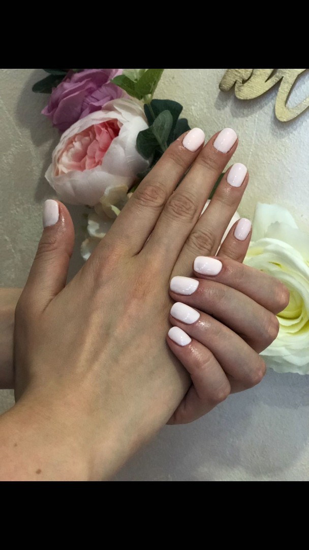 Mademoiselle Beauty #beograd Gel lak Gel lak - ruke sa aparatnim manikirom