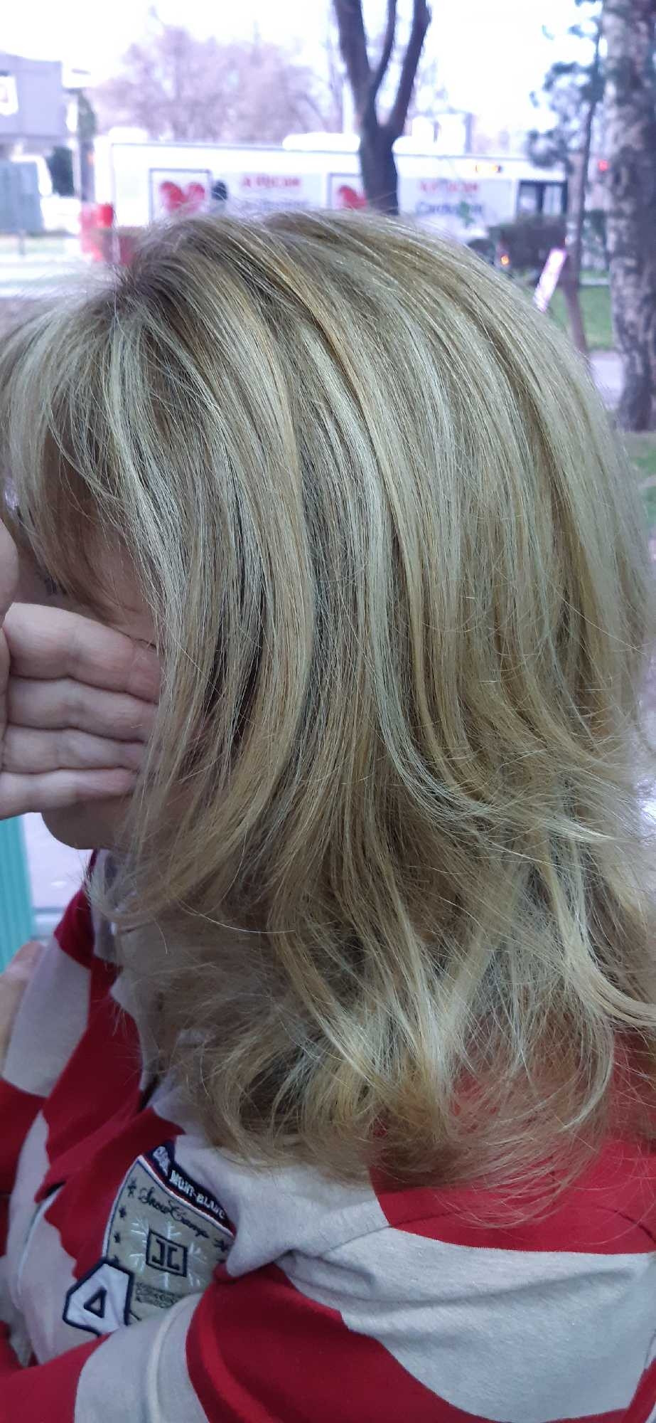 Estetik & Hairstilyst studio F #beograd Farbanje kose Površinski pramenovi - duga kosa