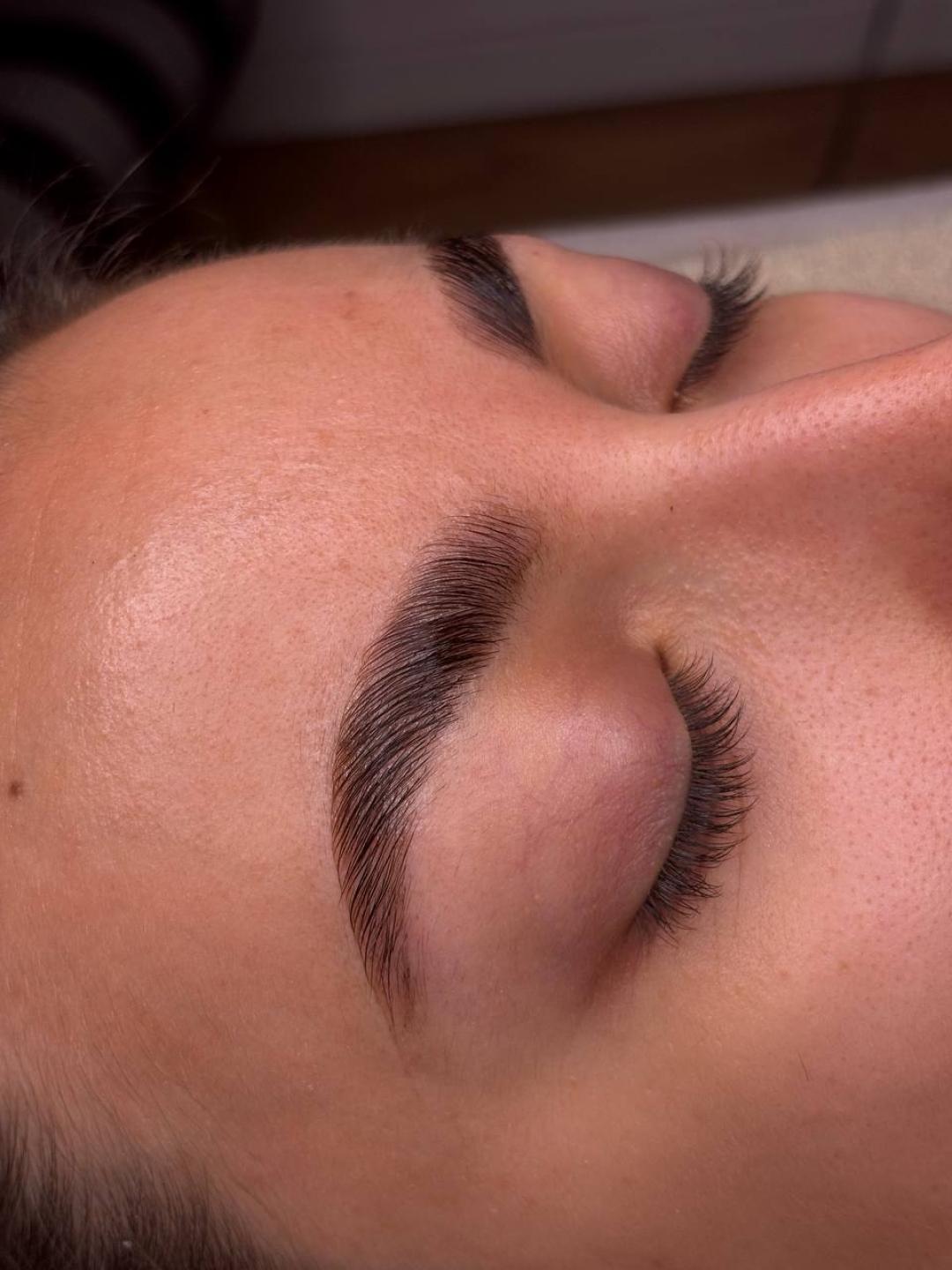 Aora #novisad Obrve Brow lift