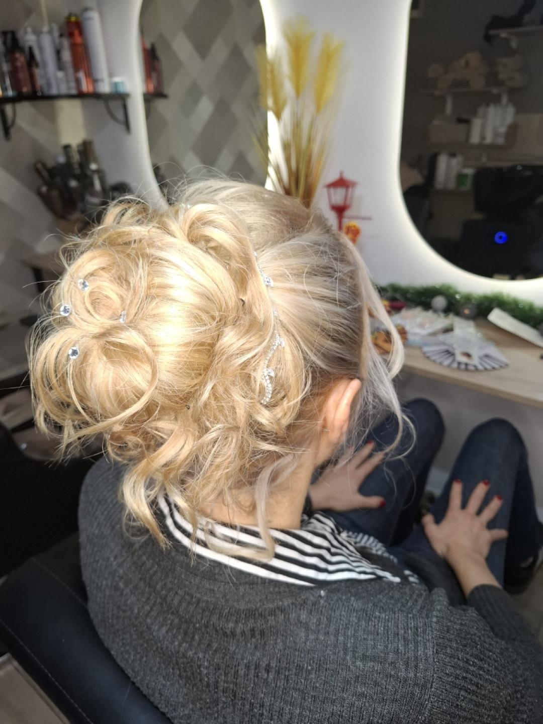 Slavica #beograd Svečane i frizure za svadbu Svečana frizura - duga kosa