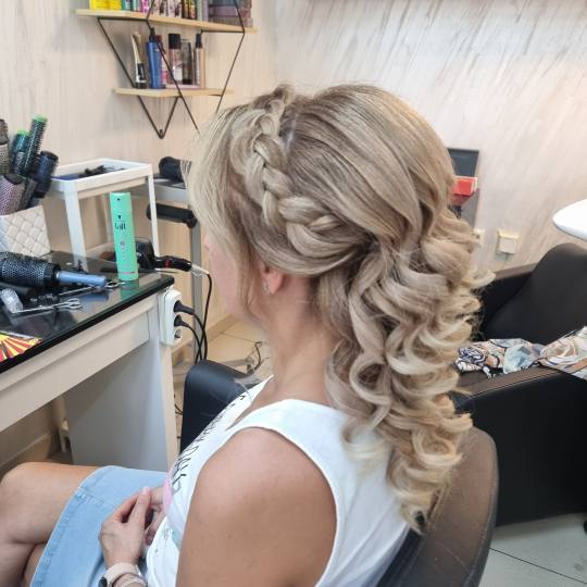 Studio Slavica - Cale #krusevac Svečane i frizure za svadbu Svečana frizura - jednostavna