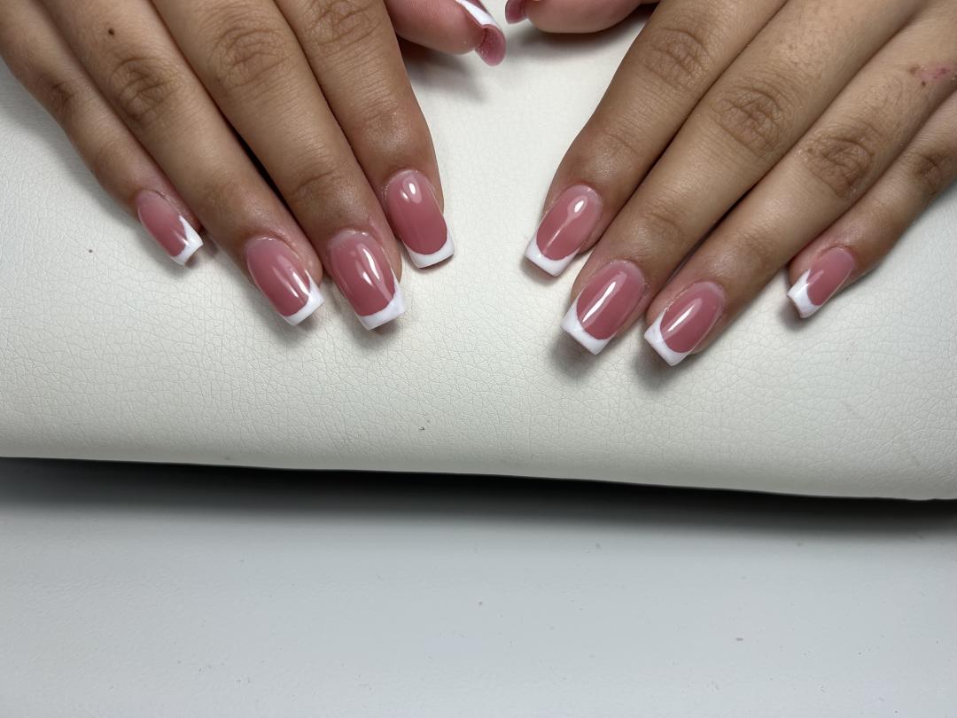 Korekcija noktiju - M dužina - Mala Plava B, Novi Sad Korekcija noktiju Nokti Korekcija noktiju, Novi Sad, Rotkvarija, Podbara, Salajka