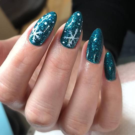 Bibi beauty centar #beograd Ukrašavanje noktiju Izlivanje noktiju + nail art BiBi Nail Art