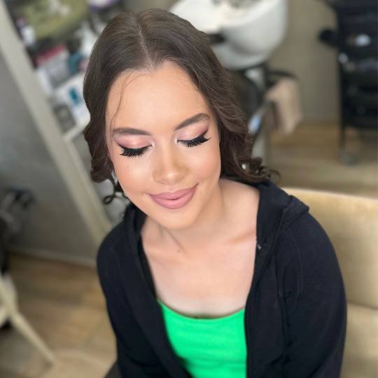 Bibi beauty centar #beograd Make-up / šminkanje Profesionalno šminkanje + veštačke trepavice mat