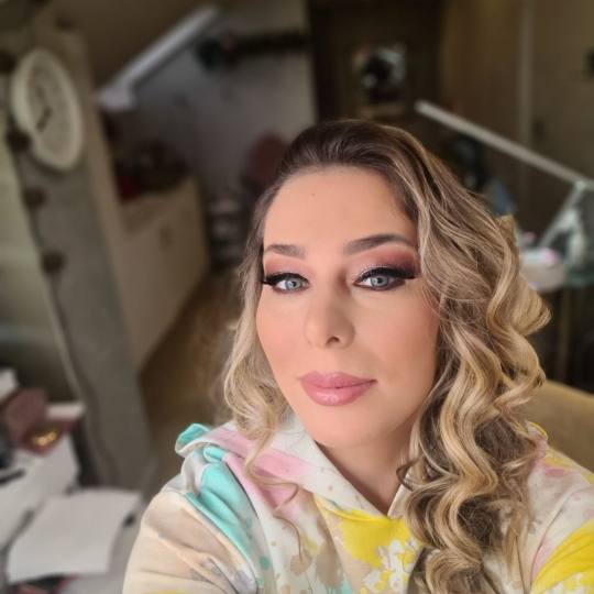 Bibi beauty centar #beograd Feniranje i stilizovanje Feniranje na ravno / lokne - duga kosa bibi fen
