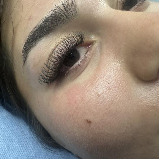 Princess beauty #nis Nadogradnja trepavica Nadogradnja trepavica W volumen