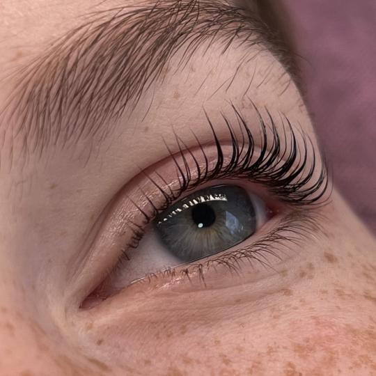 La Hermosa Beauty Studio usluga