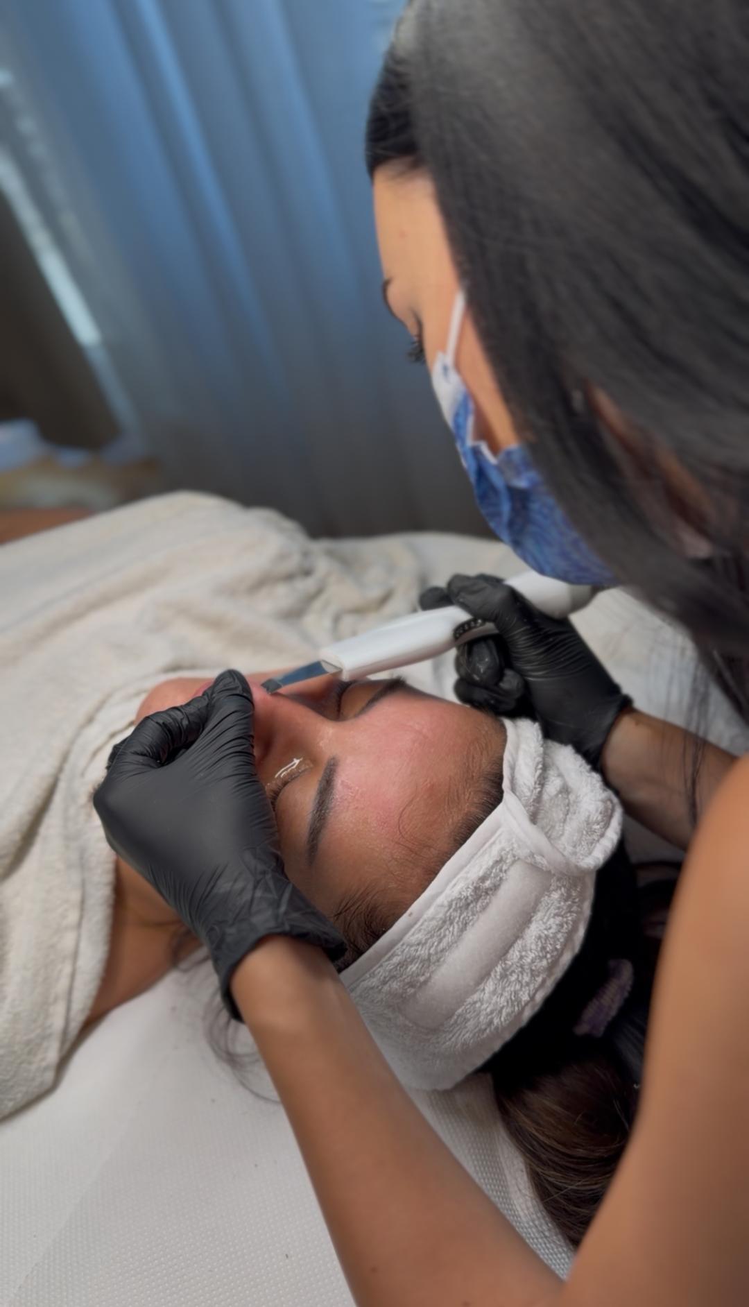 Enzimski piling + ultrazvučna špatula - Evels Beauty, Niš Tretman lica Lice Tretman lica, Niš, Medijana