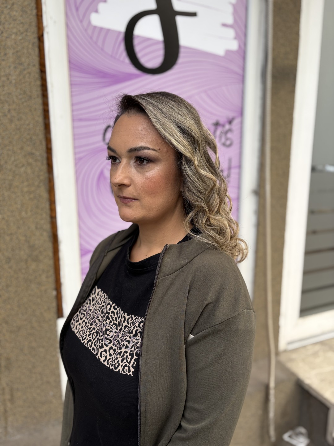 Beauty studio S #novisad Svečane i frizure za svadbu Svečana frizura - kosa srednje dužine