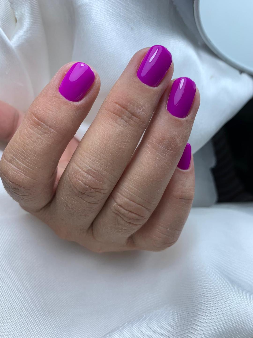 La Hermosa Beauty Studio #beograd Ojačavanje noktiju Rubber baza