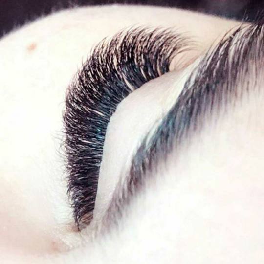 Right Beauty #beograd Nadogradnja trepavica Nadogradnja trepavica - ruski volumen 5D - 8D