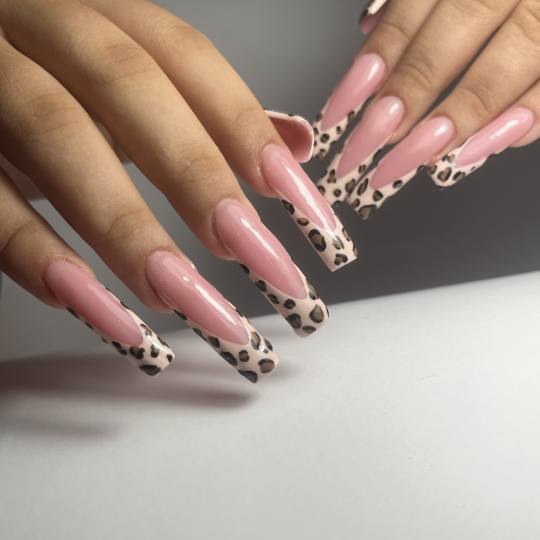 Kokilie Beauty Studio #novisad Ojačavanje noktiju Izlivanje dugih noktiju