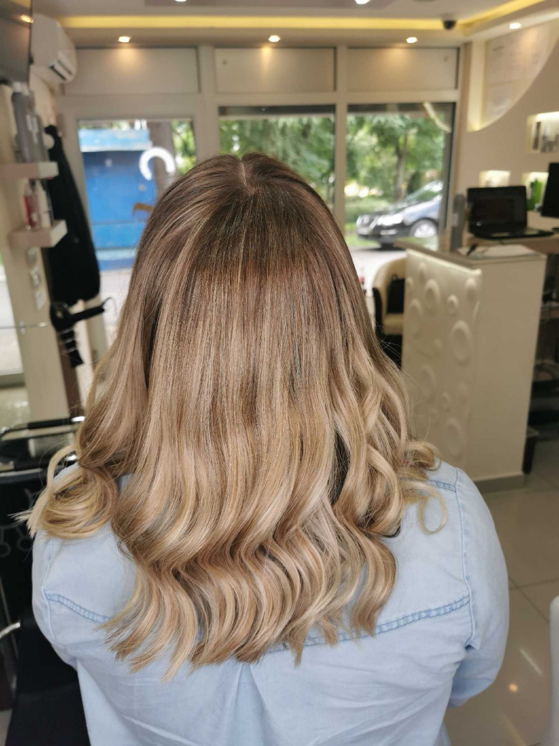 Cecix #beograd Ombre, sombre, balayage Balayage / Ombre / nijansiranje + preliv - poluduga kosa