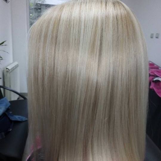 Hairrific #novisad Pramenovi Pramenovi blanšem + preliv + feniranje - kosa srednje dužine / ekstra