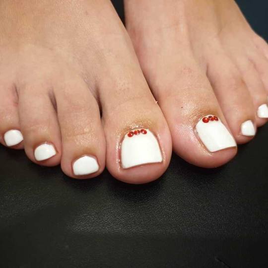 Xtreme #beograd Estetski pedikir pedikir Estetski pedikir + gel lak Pedikir je sjajan način da svoj