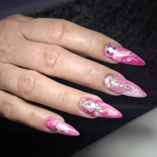 Beauty Studio by Milica Pavlović #beograd Izlivanje noktiju Izlivanje noktiju gelom