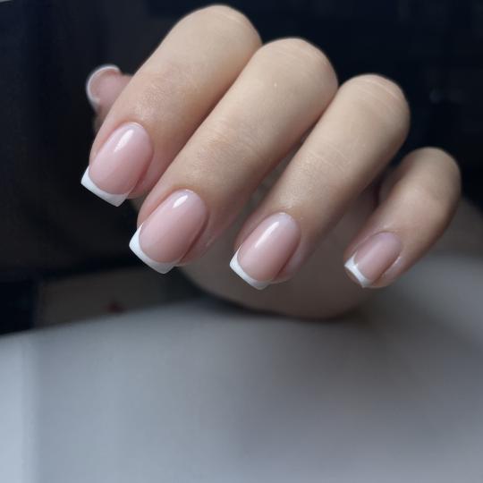 Nails Studio #beograd Lakiranje noktiju French - dodatak uz uslugu