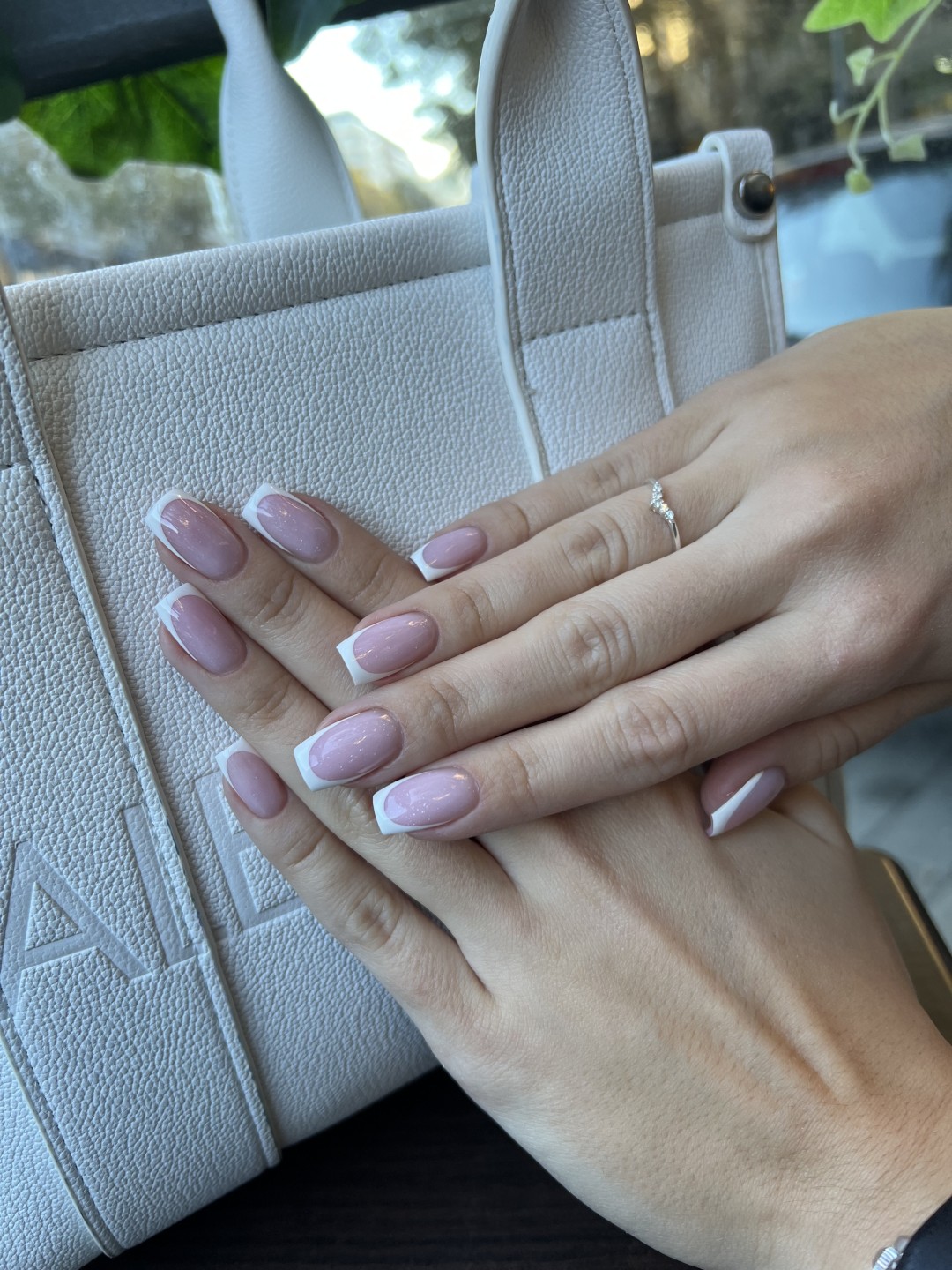 Studio Eleven Ladies&Gentlemen #beograd Izlivanje noktiju Izlivanje noktiju gelom - M dužina