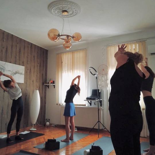 Moon Energy #beograd Joga Joga - 4 časa mesečno Na časovima joge sve je spremno za Vas od prostir