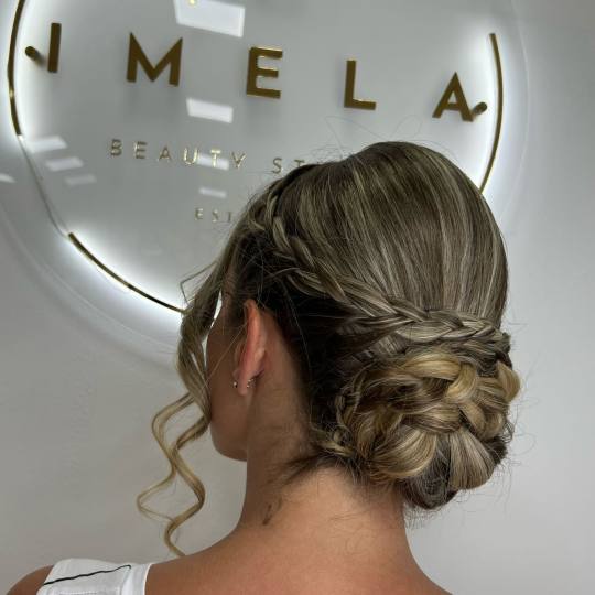 Studio Imela #beograd Make-up / šminkanje Profesionalno šminkanje + svečana frizura - složena