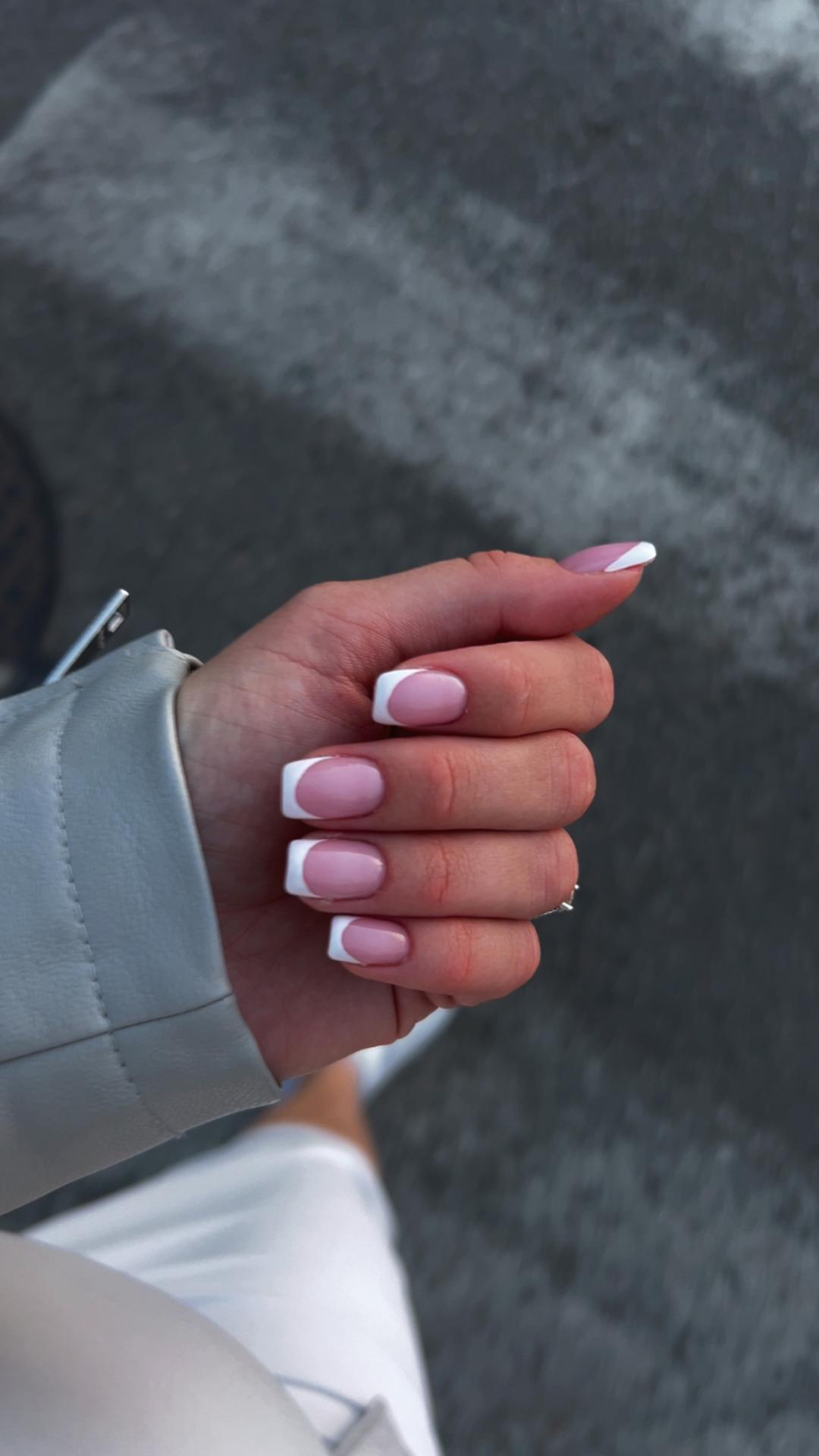 French - dodatak uz uslugu - Beauty room Zvezdara, Beograd Lakiranje noktiju Nokti Lakiranje noktiju, Beograd, Zvezdara
