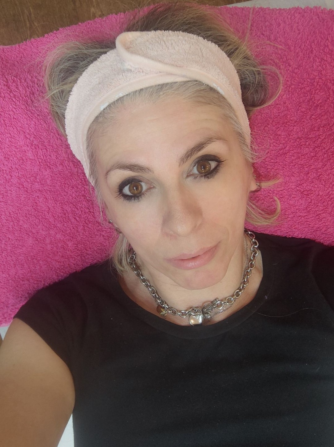 Salon Lepote Kaja #beograd Tretmani protiv bora Anti Age Tretman zlatne kolagen niti - paket od 3 tretmana