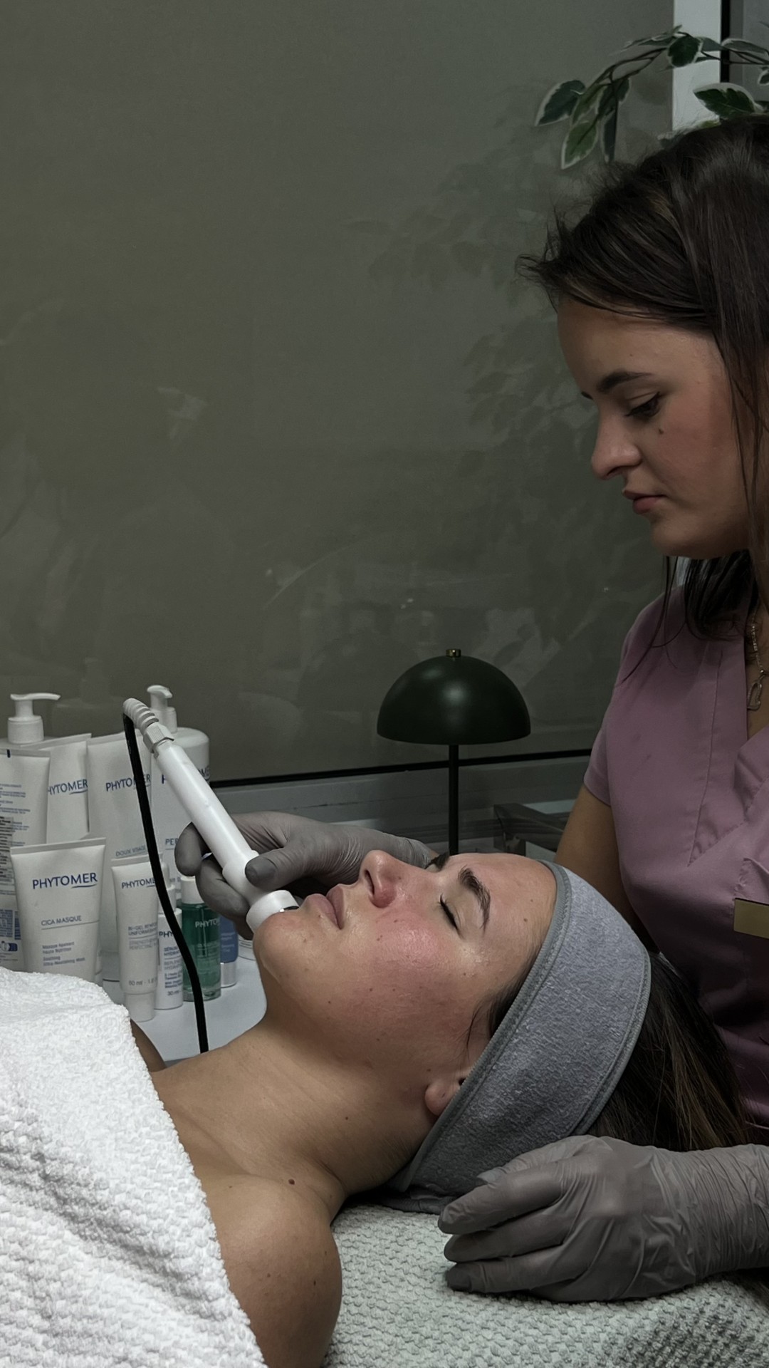 Estetski centar Đina #beograd Tretman lica Mezoporacija lica + biološki tretman