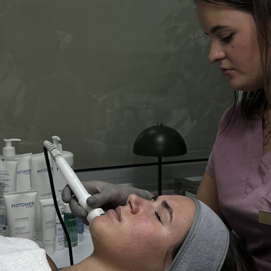 Estetski centar Đina #beograd Tretman lica Mezoporacija lica + biološki tretman