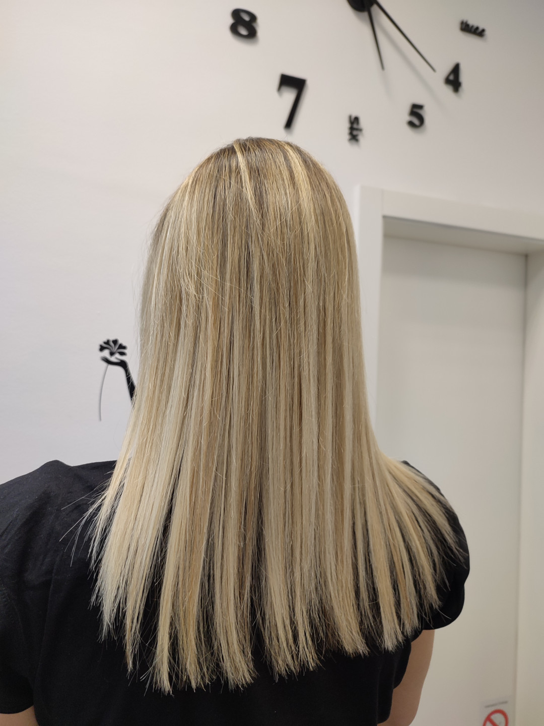 Infinity Hair #novisad Feniranje i stilizovanje Feniranje na ravno - duga kosa (do lopatica)