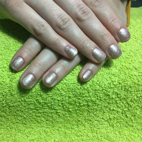 Look at me #beograd Manikir Manikir + gel lak CND Creative Play