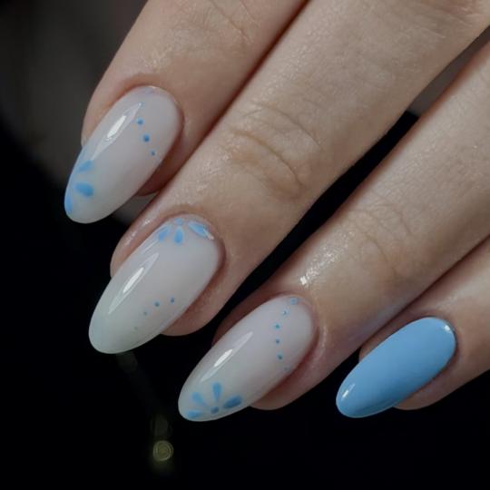 Safir Beauty Lounge #beograd Korekcija noktiju Korekcija noktiju - M dužina