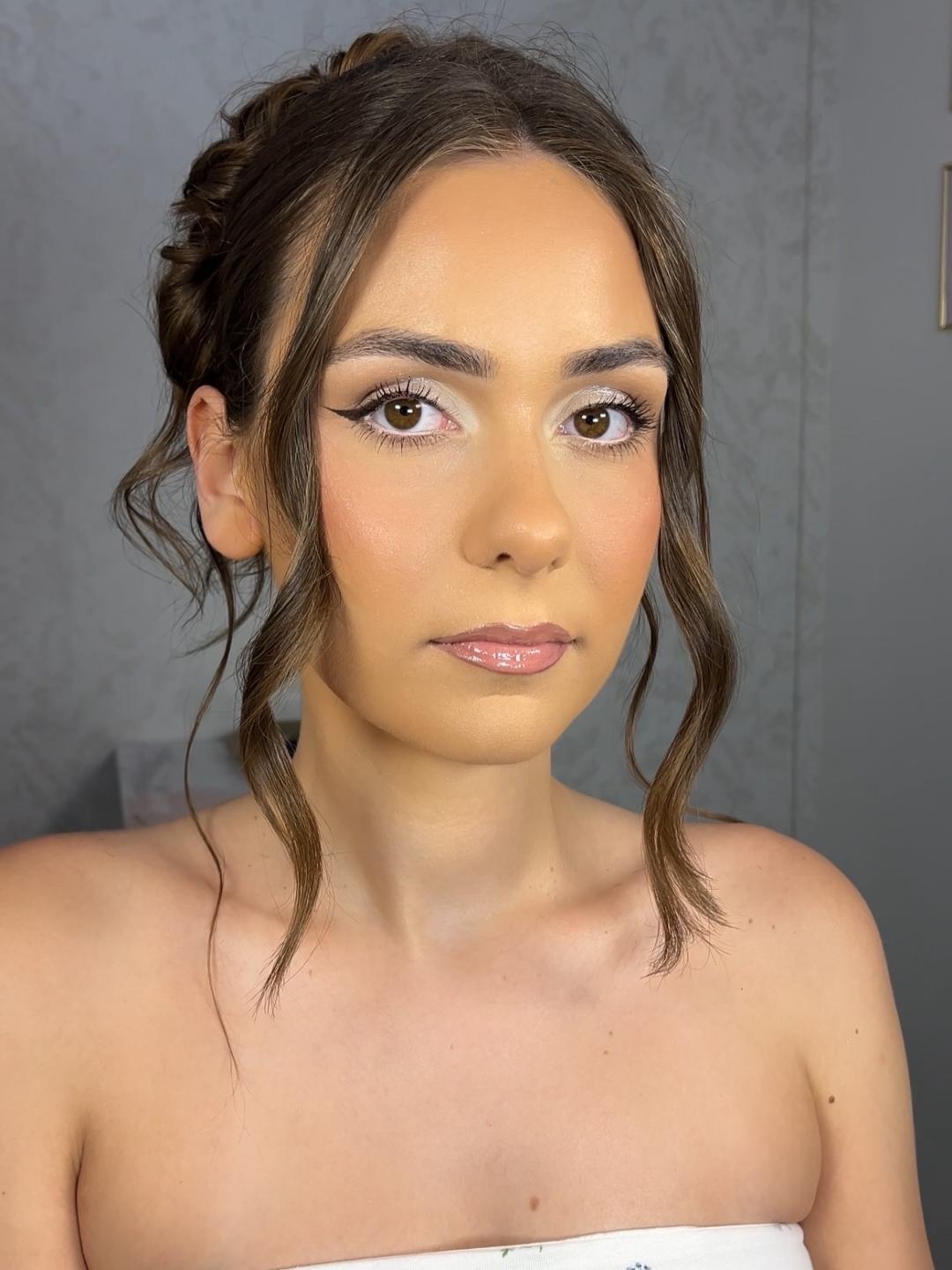 Artist Alex Studio #nis Make-up / šminkanje Profesionalno šminkanje bez trepavica ili uz vaše veštačke