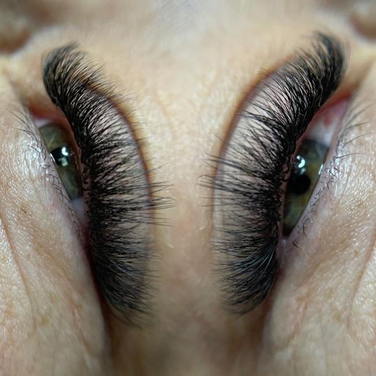 Mask #beograd Nadogradnja trepavica Nadogradnja svilenih trepavica - ruski volumen