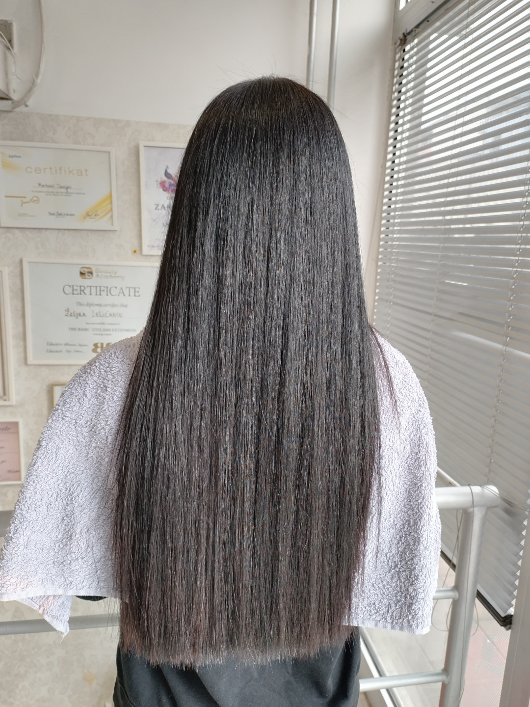 Feniranje na ravno - ekstra duga kosa - Beauty in Style DM, Novi Sad Feniranje i stilizovanje Frizerski saloni Feniranje i stilizovanje, Novi Sad, Sajmište, Detelinara, Banatić