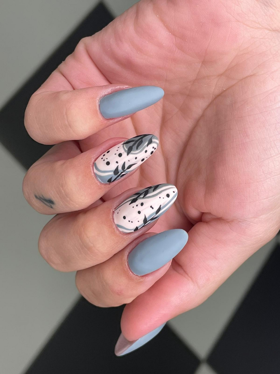 Bling Bling Nails and Lashes #beograd Izlivanje noktiju Izlivanje noktiju gelom - S dužina