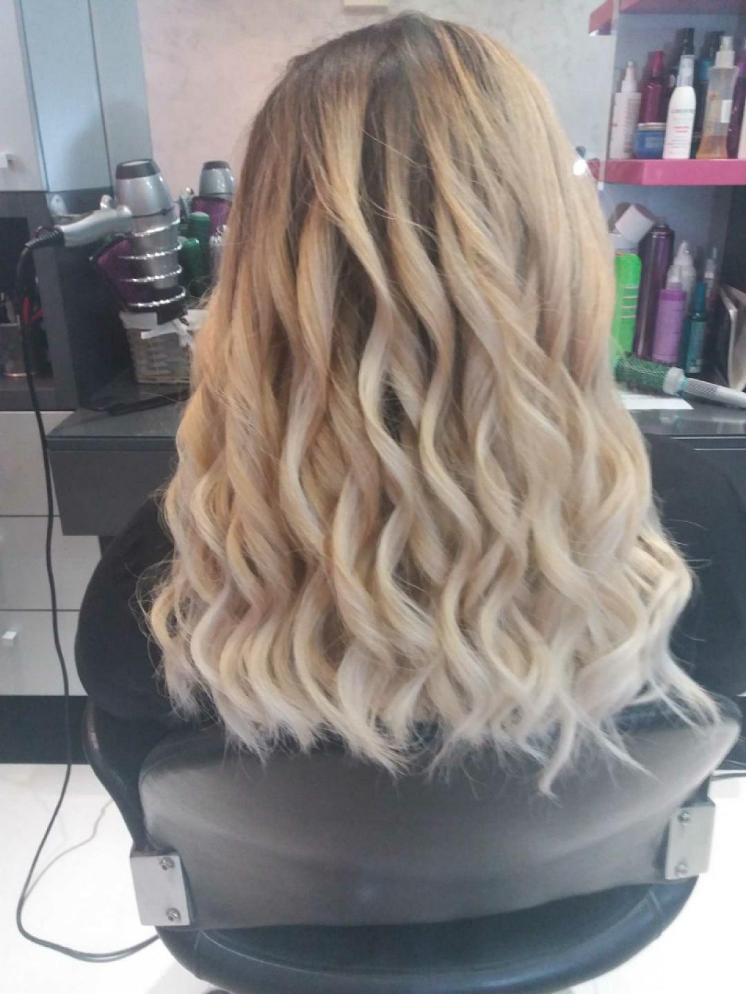 Dve mace 3 #beograd Feniranje i stilizovanje Feniranje na ravno - duga kosa