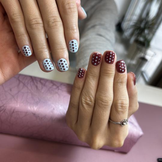 Mila Beauty Centar #beograd Manikir Ruski manikir + ojačavanje Rubber bazom + gel lak Nokti