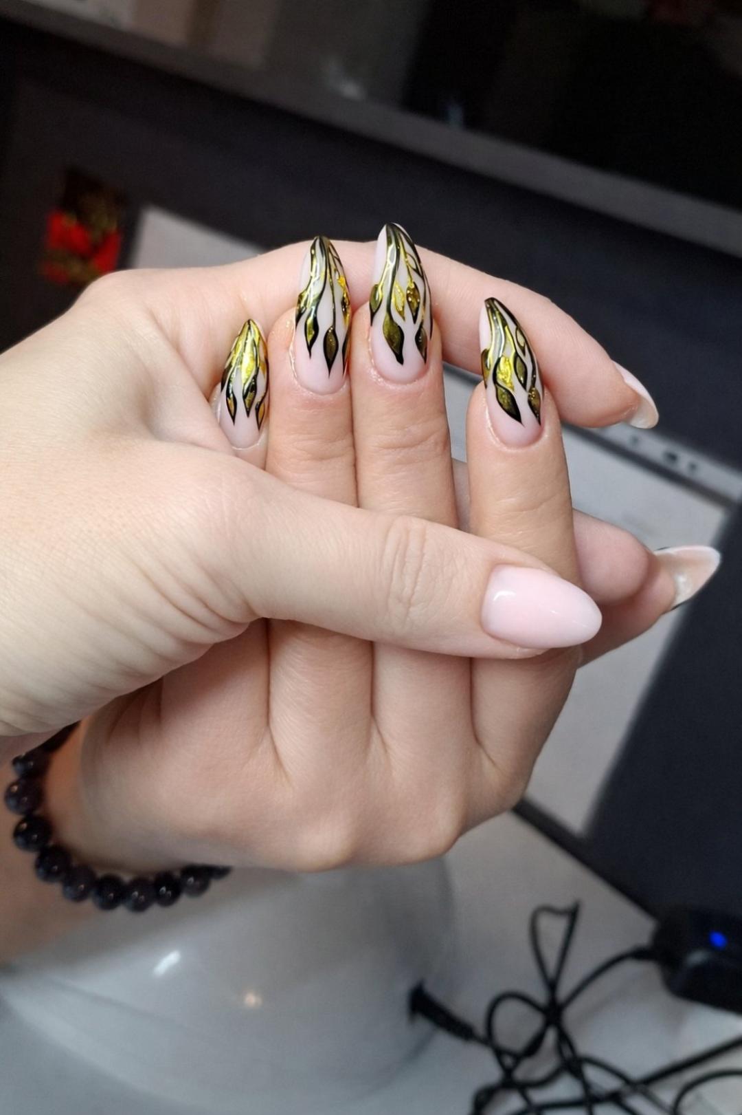 Mango beauty studio #novisad Izlivanje noktiju Izlivanje noktiju gelom - L dužina