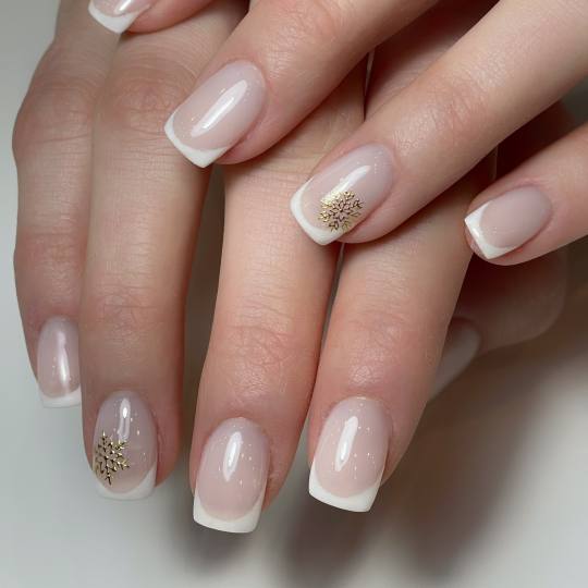 Nails Studio #beograd Izlivanje noktiju Izlivanje noktiju gelom - S dužina